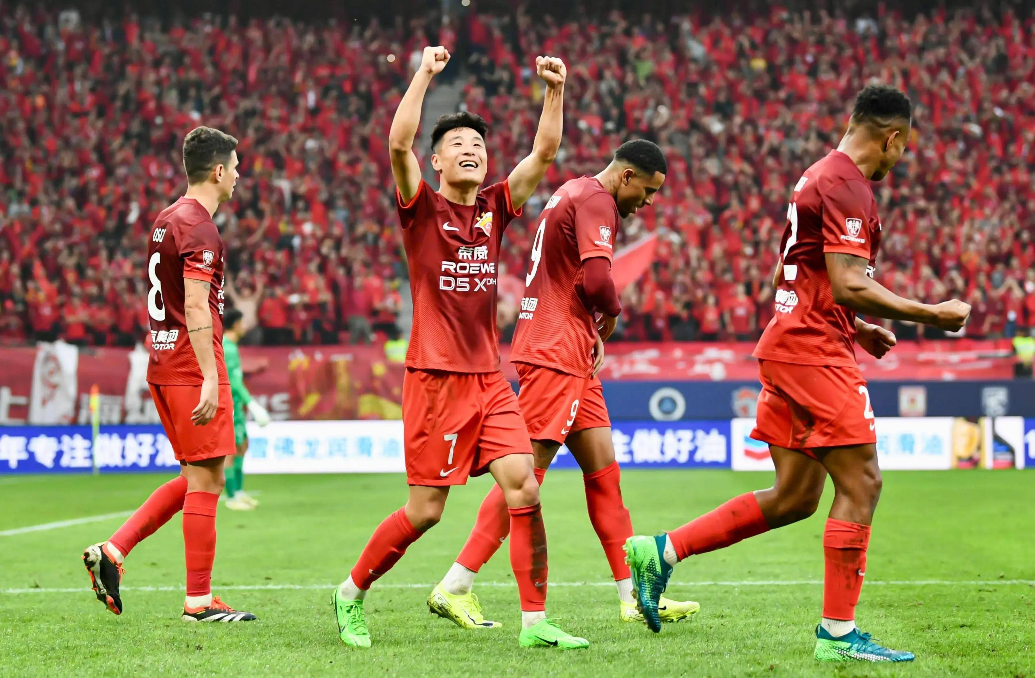 中超新进展！球队士气高涨，冲刺亚冠联赛