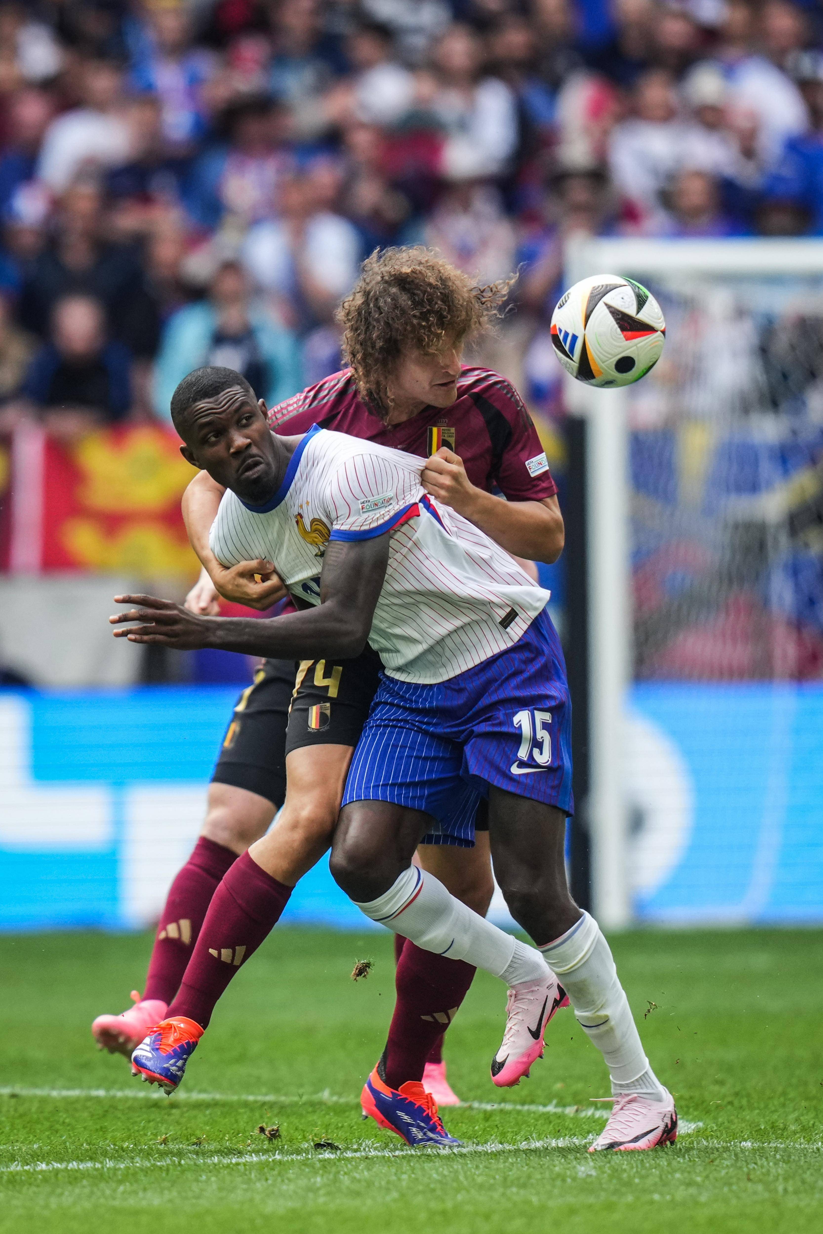 法国赛场混战，各队实力相近竞争激烈