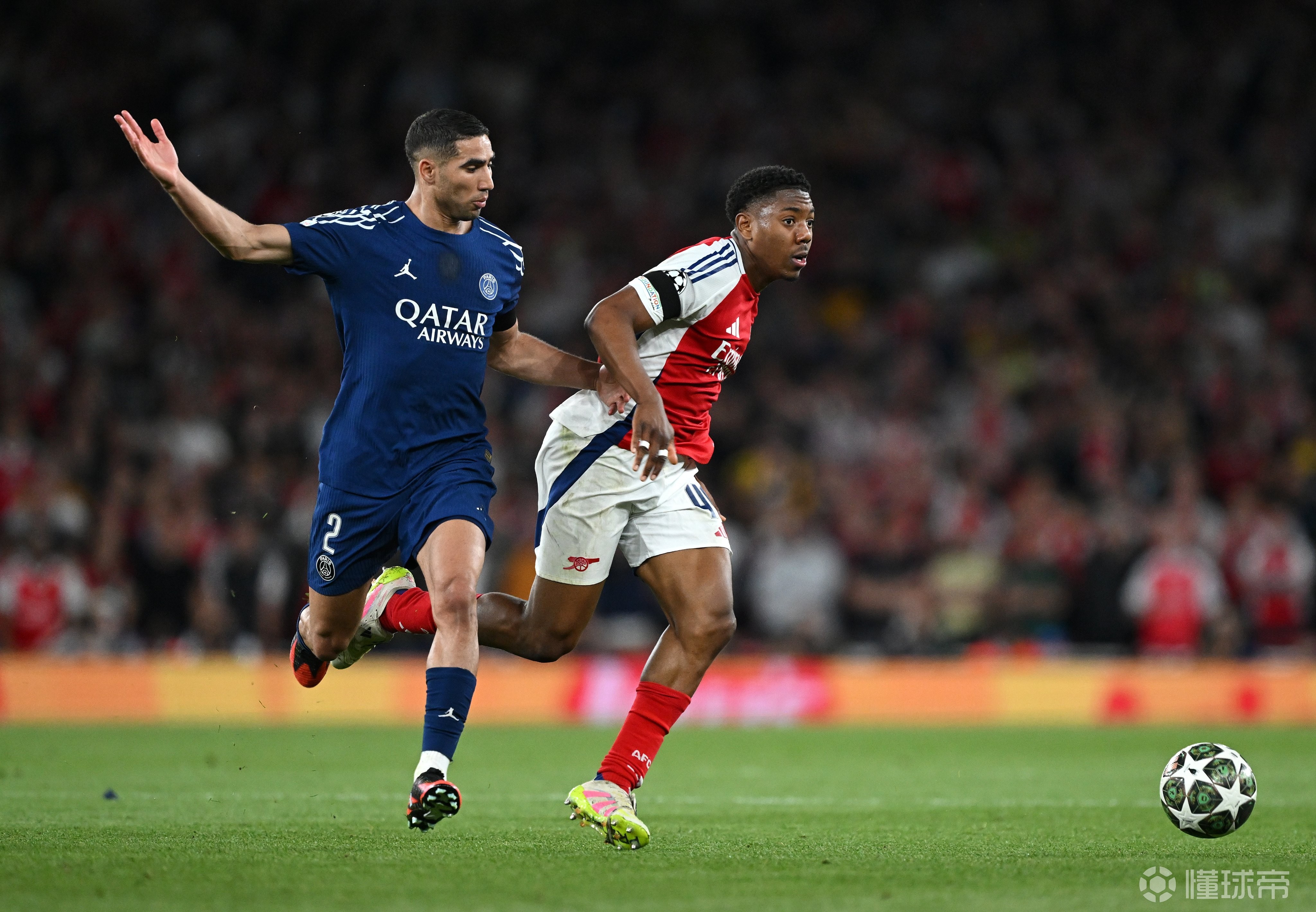 阿森纳中场表现出色，球队整体提升