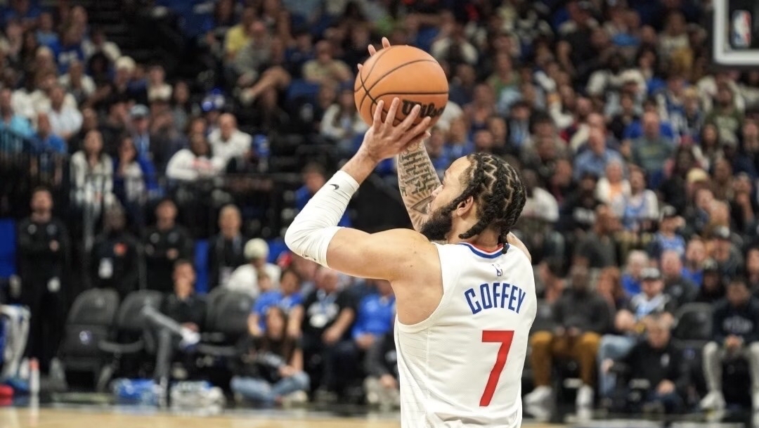 关于快船逆转公牛：莱昂纳德砍下关键三分的信息