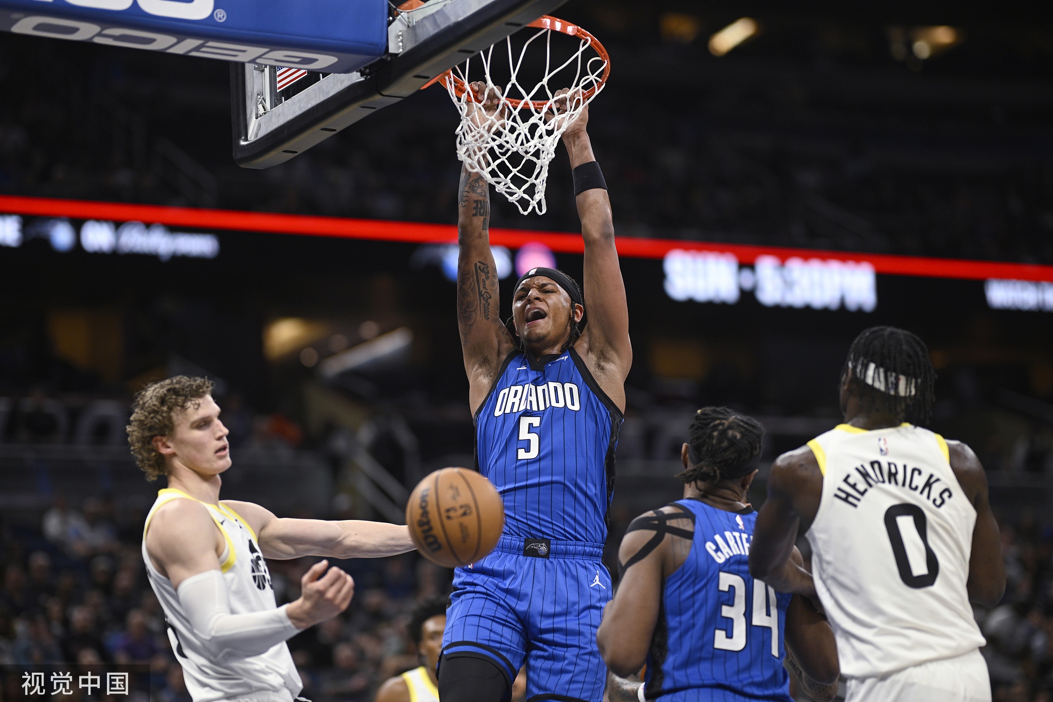 球迷疯狂哀叹,篮网最后时刻被爵士逆转 球迷疯狂哀叹,篮网最后时刻被爵士逆转